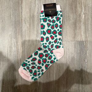 NWT Brooks Brothers Pink and Green Cheetah Socks